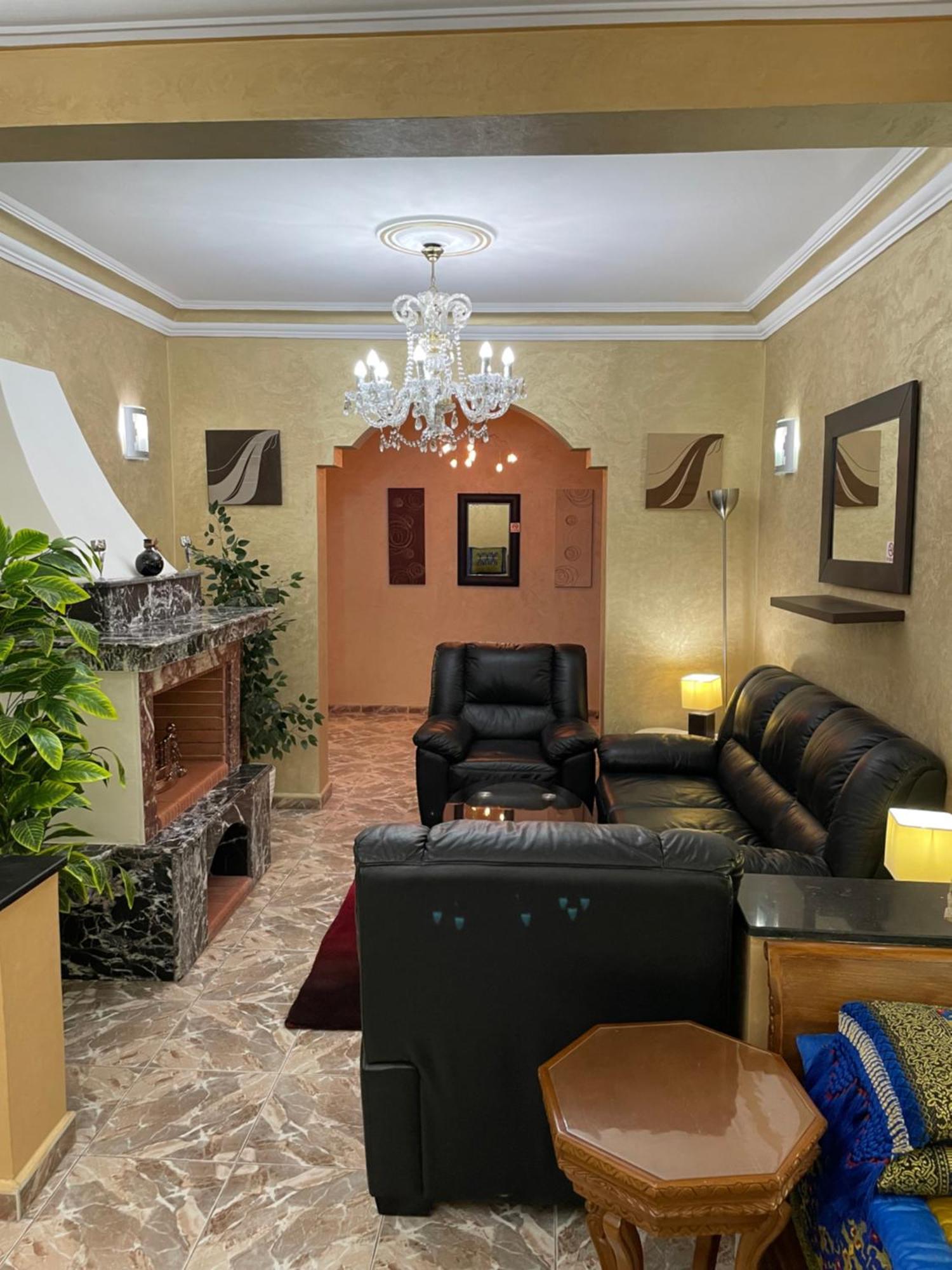 Cozy In Vibrant Appartement